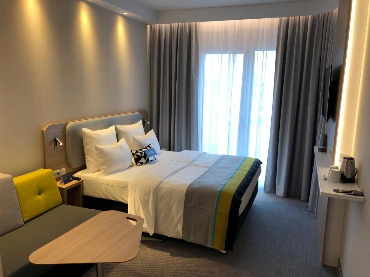 Express : - Ost Hotel